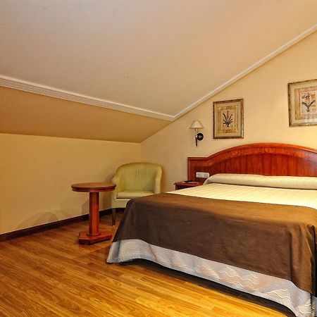 Hotel Alisi Аранда де Дуеро Екстериор снимка