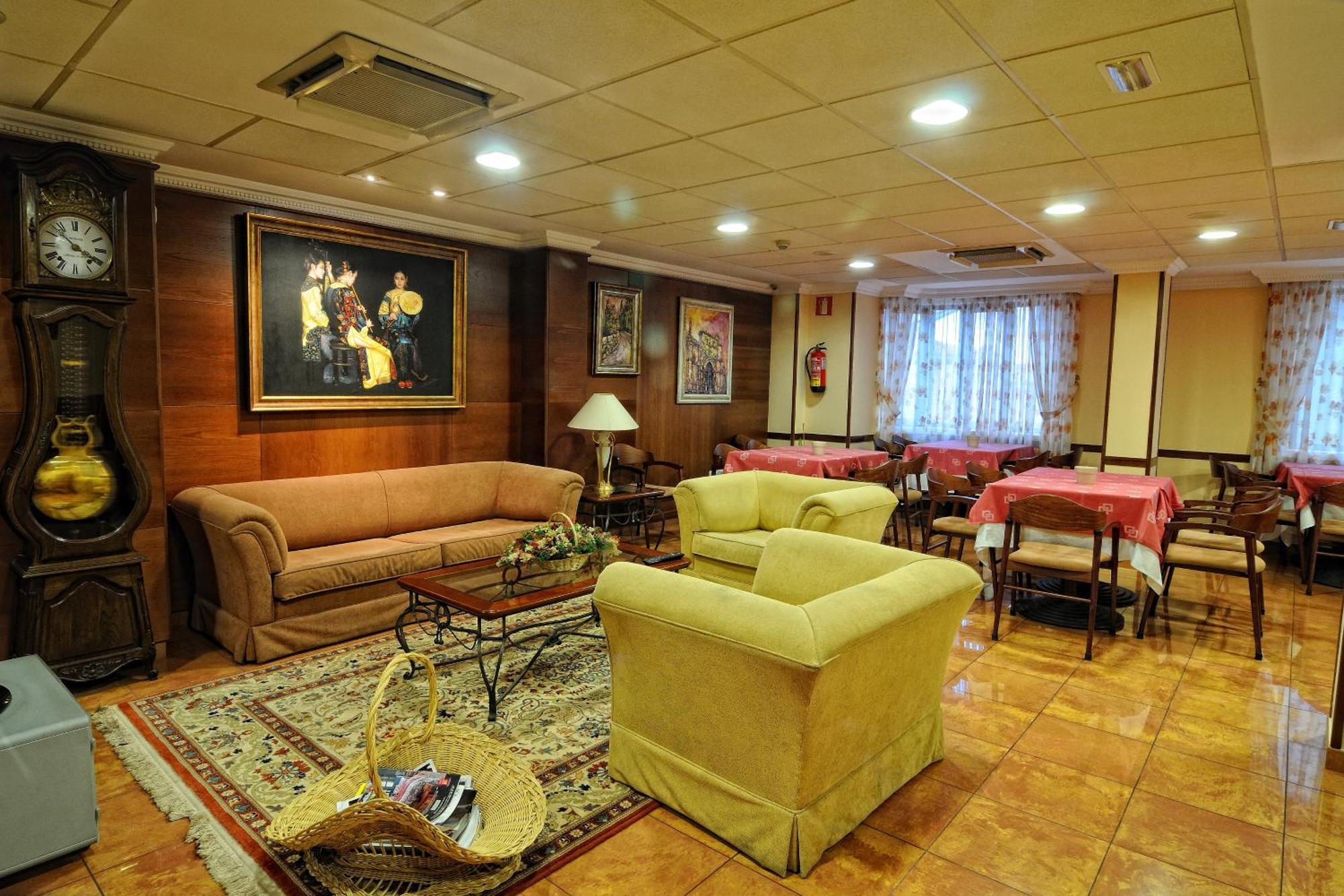 Hotel Alisi Аранда де Дуеро Екстериор снимка