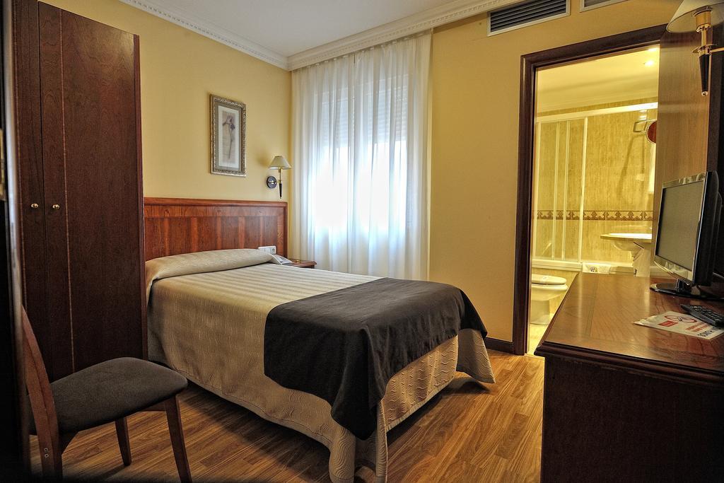 Hotel Alisi Аранда де Дуеро Екстериор снимка