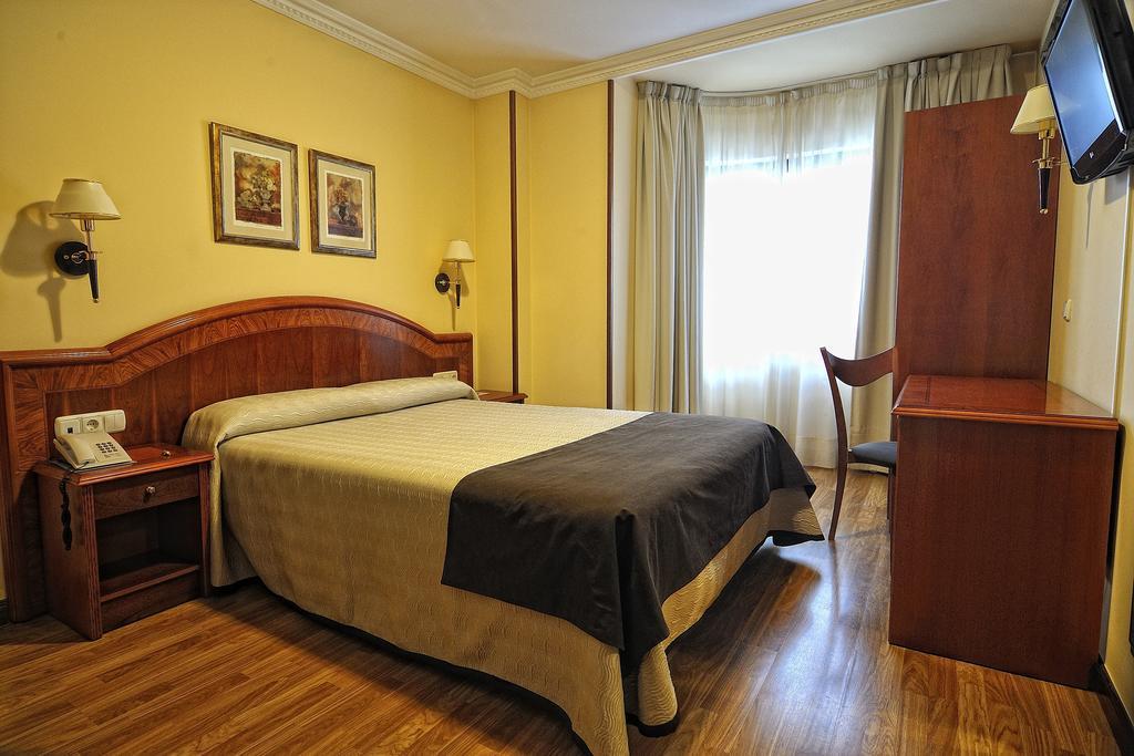 Hotel Alisi Аранда де Дуеро Екстериор снимка
